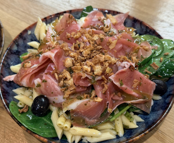 Salade de pâtes au pesto Jambon cru